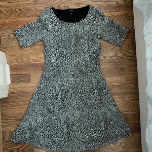 Lands’ End M 10-12 Black + White Dress